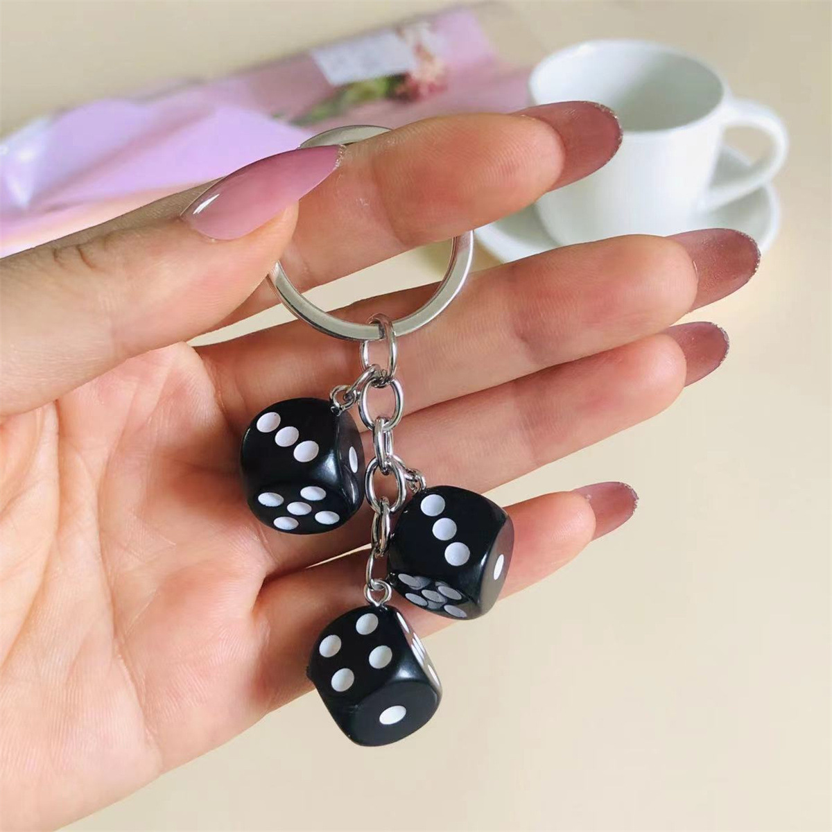 Cute 3D Dice Keychain Gaming R - Gaming Accessories Gifts For Men 评论和价格